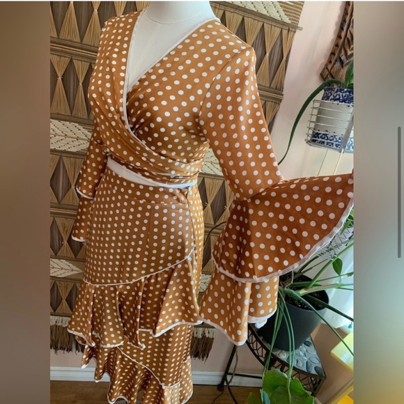 BNWT L’Atiste 2 piece Skirt & Wrap Blouse Set - Picture 3 of 5